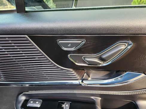 Used 2022 Lincoln Corsair Reserve w/ Elements Package image 15