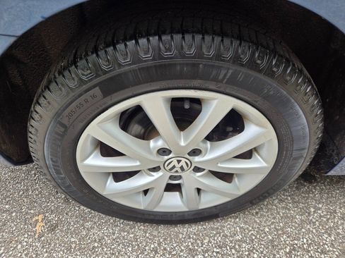 Used 2015 Volkswagen Jetta SE FWD image 38