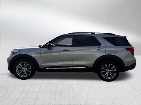 Certified 2024 Ford Explorer XLT w/ Equipment Group 202A AWD/4WD image 4