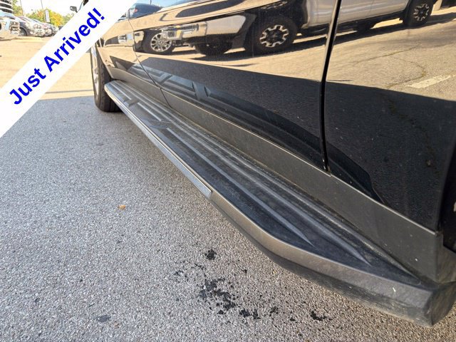Used 2025 Chevrolet Suburban LT RWD image 15