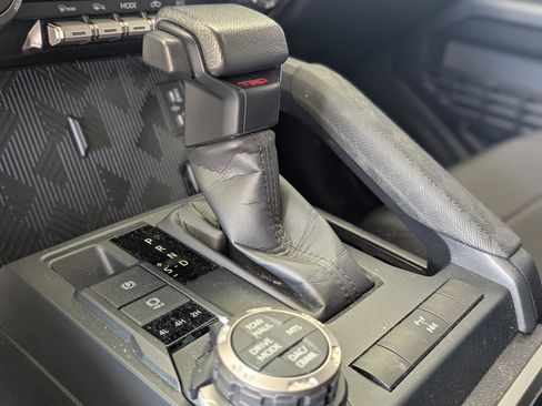 Used 2024 Toyota Tacoma TRD Off-Road image 18