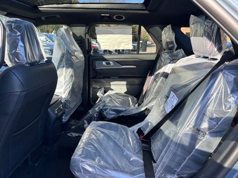 New 2026 Ford Explorer ST-Line w/ ST-Line Street Pack image 10