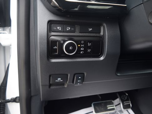 Used 2024 Ford F250 Lariat w/ Lariat Ultimate Package AWD/4WD image 7