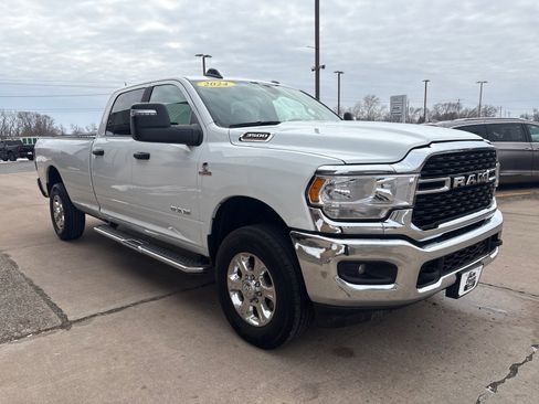 Used 2024 RAM 3500 Big Horn image 7