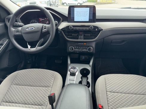 Used 2022 Ford Escape SE w/ SE Sport Appearance Package image 11