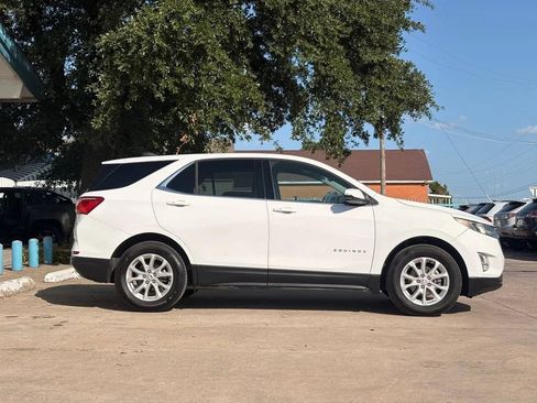 Used 2019 Chevrolet Equinox LT FWD image 2