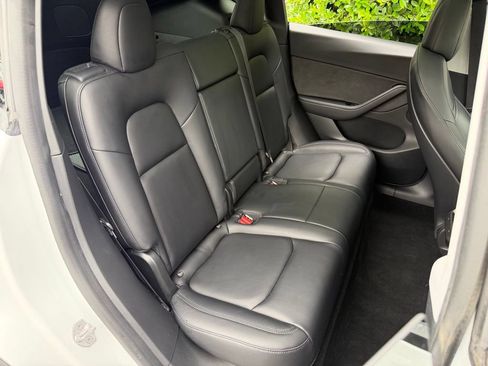 Used 2020 Tesla Model Y Long Range AWD/4WD image 39