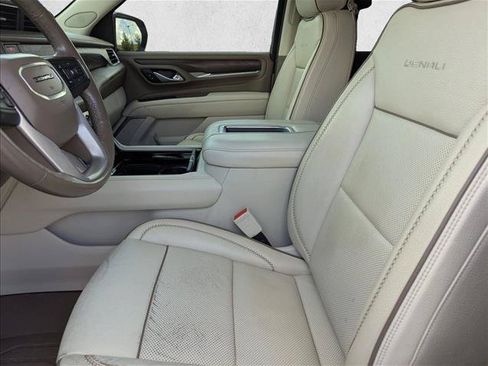 Used 2021 GMC Yukon Denali w/ Denali Premium Package AWD/4WD image 23