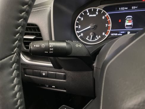 Used 2025 Nissan Rogue SV image 22