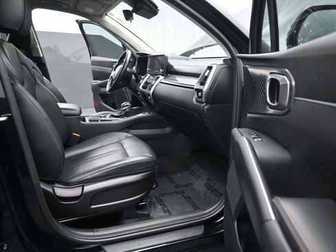 Used 2023 Kia Sorento S w/ Panoramic Sunroof Package FWD image 16