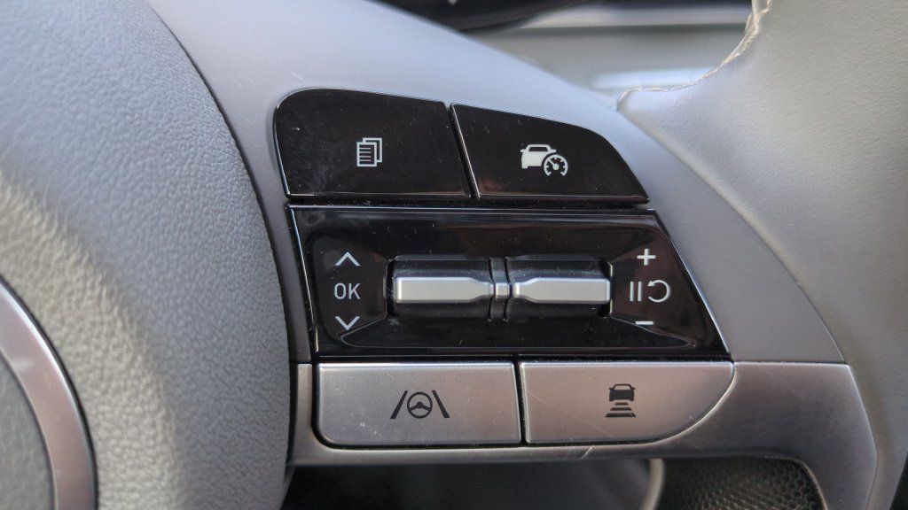 Certified 2024 Hyundai Elantra SEL w/ Convenience Package FWD image 19