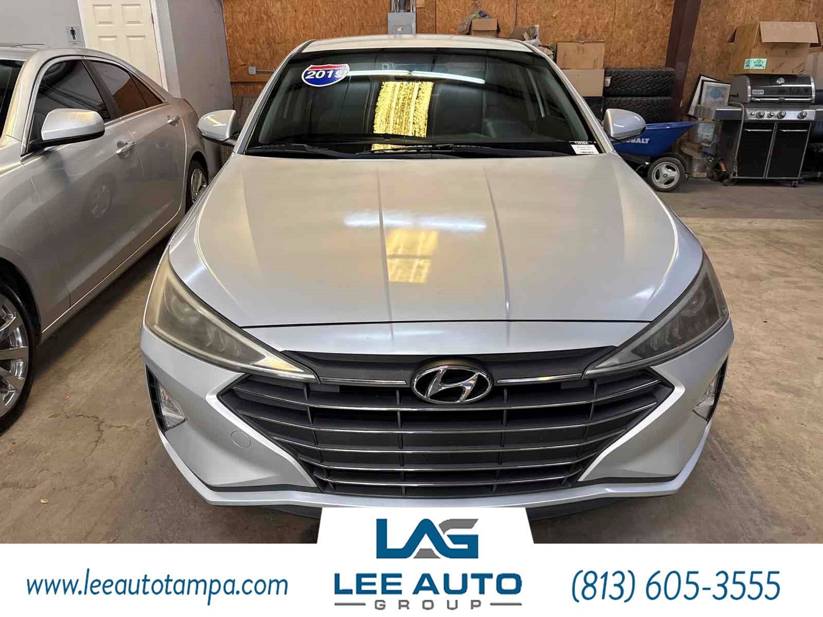 Used 2019 Hyundai Elantra SE w/ Cargo Package FWD image 2