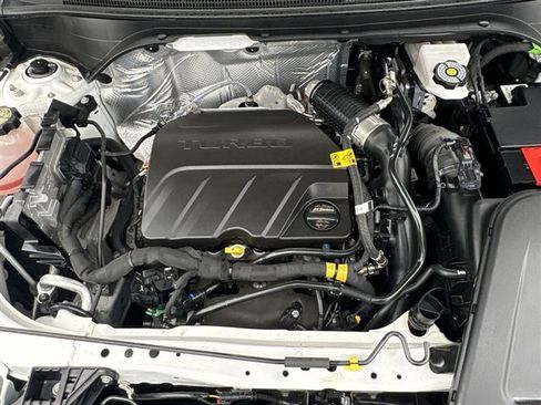 Used 2025 Buick Envista Sport Touring w/ Convenience I Package FWD image 28