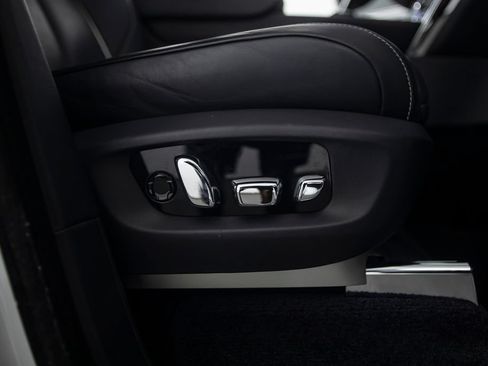 Used 2019 Rolls-Royce Cullinan AWD/4WD image 37