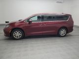 Used 2017 Chrysler Pacifica Touring image 2
