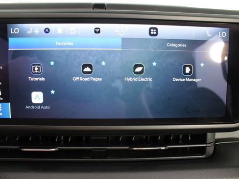 Used 2025 Jeep Wrangler Unlimited Sahara w/ Safety Group AWD/4WD image 4