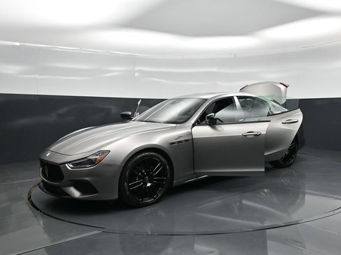 Used 2022 Maserati Ghibli GT RWD image 29