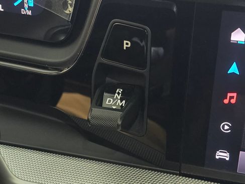 Certified 2025 Porsche Cayenne S AWD/4WD image 18