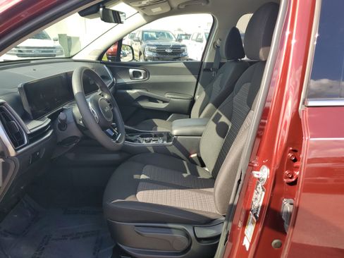 Used 2024 Kia Sorento LX image 11