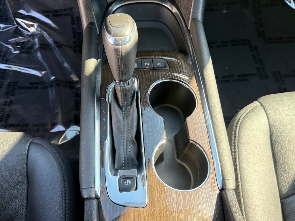 Used 2018 Chevrolet Malibu Premier w/ Premier Sun and Wheel Package FWD image 19