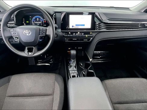 Used 2025 Toyota Camry LE AWD/4WD image 18