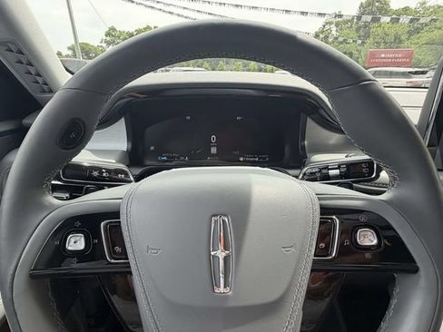 Used 2020 Lincoln Aviator Reserve w/ Equipment Group 201A RWD image 27