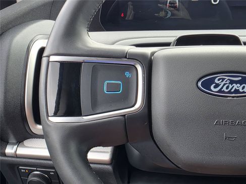Used 2025 Ford Expedition Max Active AWD/4WD image 21