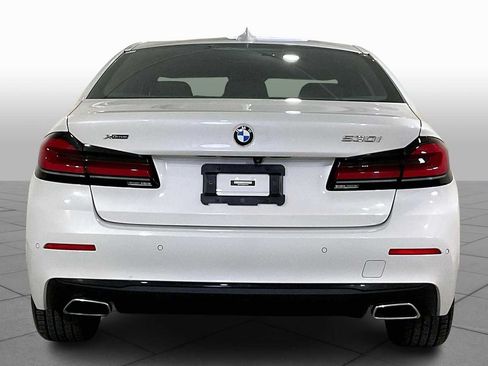 Used 2022 BMW 530i xDrive w/ Convenience Package AWD/4WD image 3