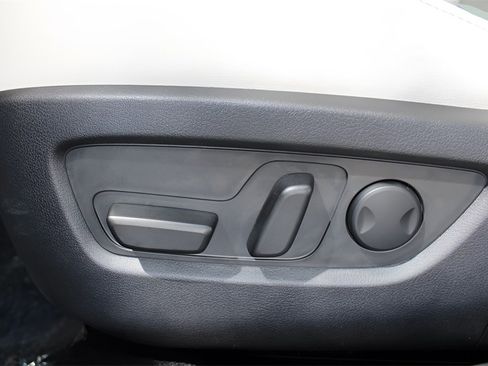 Used 2024 MAZDA CX-30 AWD 2.5 S w/ Premium Package image 17