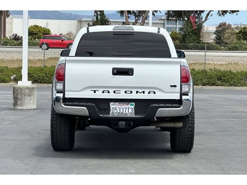 Used 2023 Toyota Tacoma TRD Off-Road AWD/4WD image 5