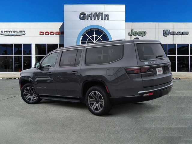 Used 2024 Jeep Wagoneer L Series II w/ Flexible Seating Group RWD image 9
