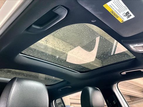 Used 2022 Mercedes-Benz GLB 250 image 13