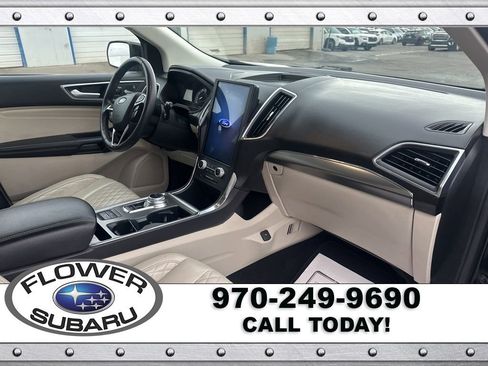 Used 2024 Ford Edge Titanium image 10