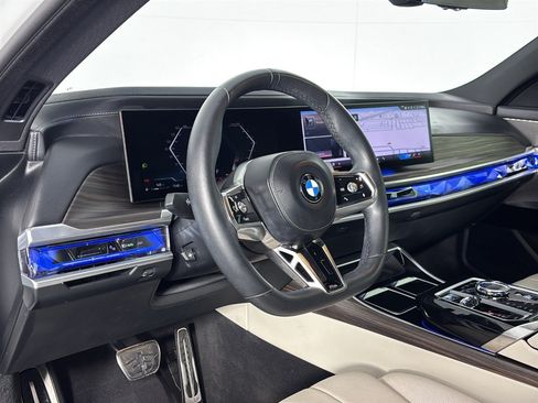Used 2023 BMW 760i xDrive AWD/4WD image 4