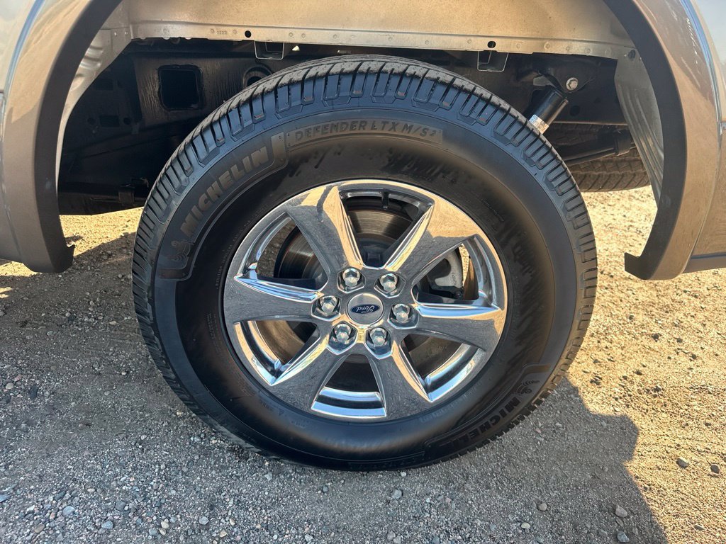 Used 2018 Ford F150 Lariat w/ Equipment Group 502A Luxury AWD/4WD image 8