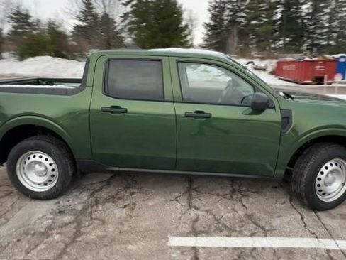 New 2025 Ford Maverick XL image 9