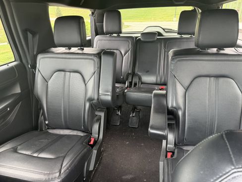 Used 2021 Ford Expedition Max Limited AWD/4WD image 6