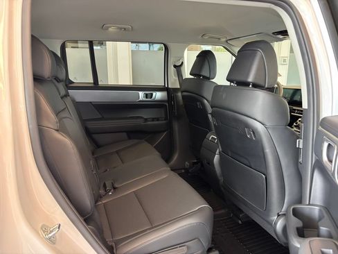 Used 2025 Hyundai Santa Fe SEL AWD/4WD image 24