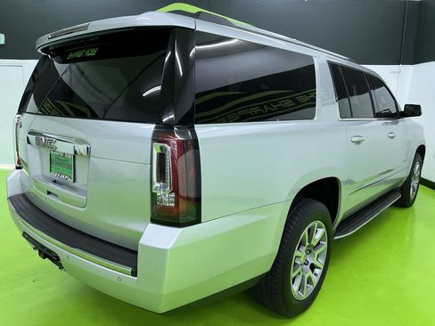 Used 2016 GMC Yukon XL Denali AWD/4WD image 10