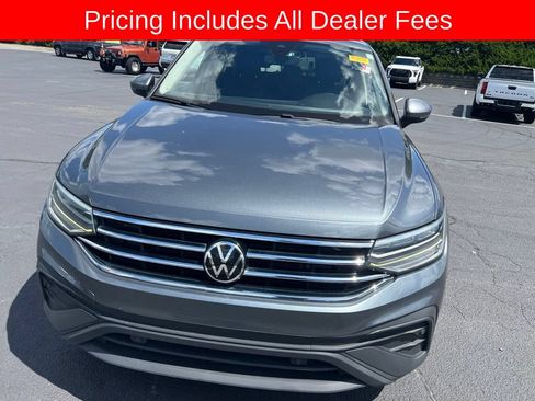 Used 2023 Volkswagen Tiguan SE FWD image 9