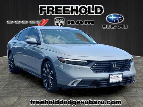 Used 2025 Honda Accord Touring image 1
