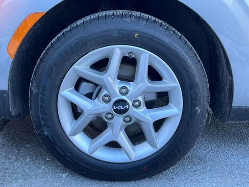 Used 2025 Kia Soul LX w/ LX Technology Package image 25