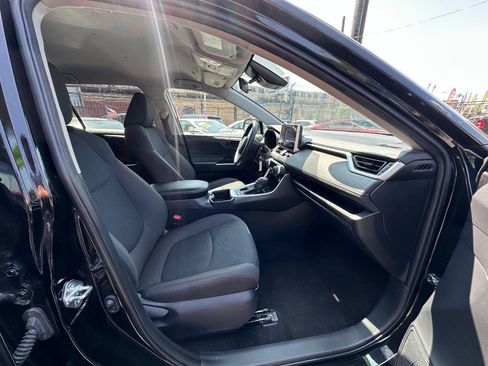 Used 2025 Toyota RAV4 LE AWD/4WD image 21
