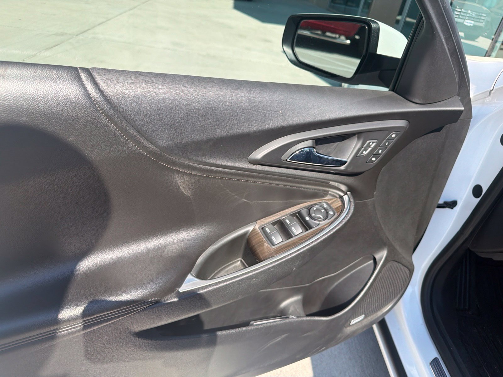 Used 2019 Chevrolet Malibu Premier w/ Sun and Wheel Package FWD image 15