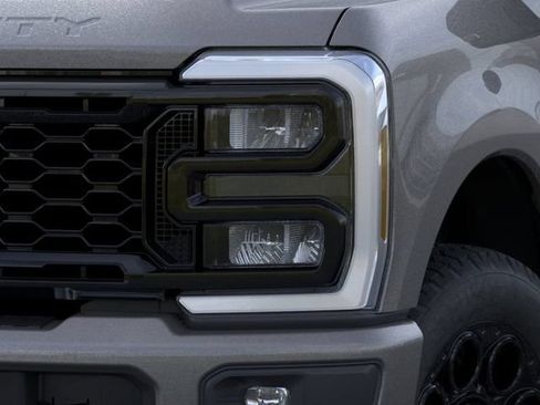 Used 2026 Ford F350 Lariat AWD/4WD image 18