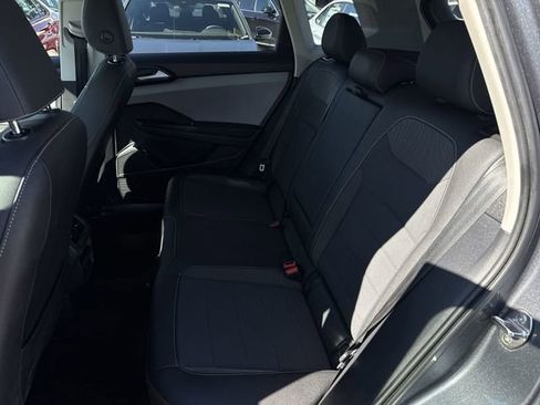 Used 2024 Volkswagen Taos SE w/ Panoramic Sunroof Package image 24