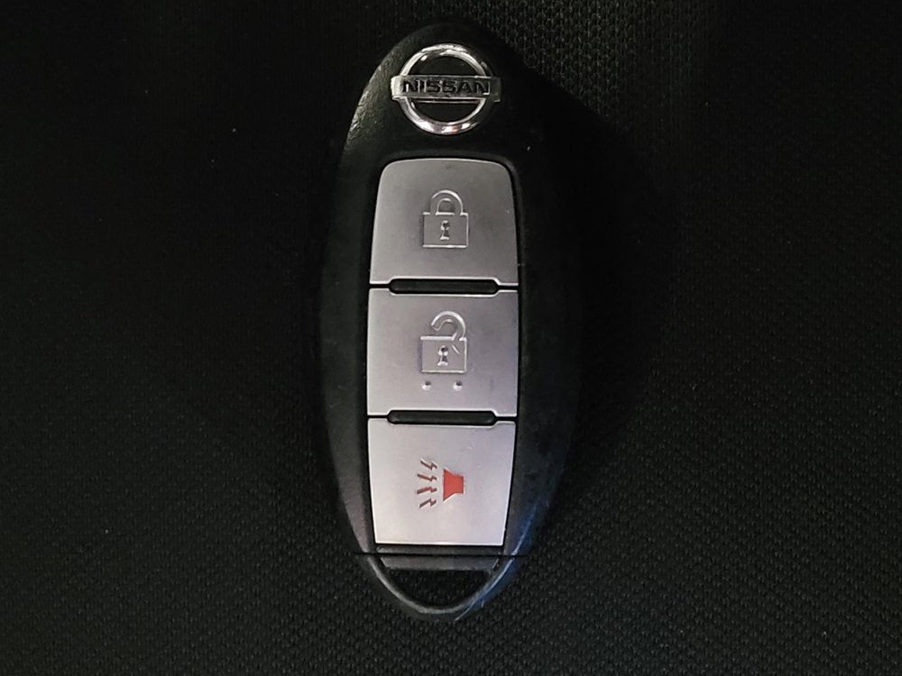 Used 2018 Nissan Titan SV w/ SV Convenience Package RWD image 32