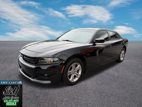Used 2021 Dodge Charger SXT w/ Leather Interior Group image 3