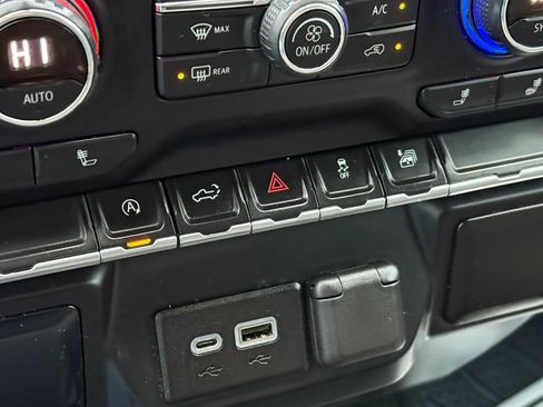 Used 2019 Chevrolet Silverado 1500 LT w/ All-Star Edition image 28