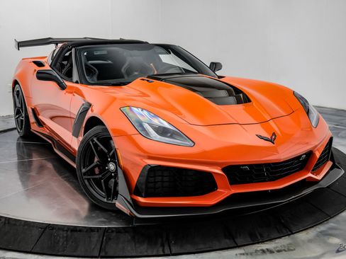 Used 2019 Chevrolet Corvette ZR1 RWD image 34